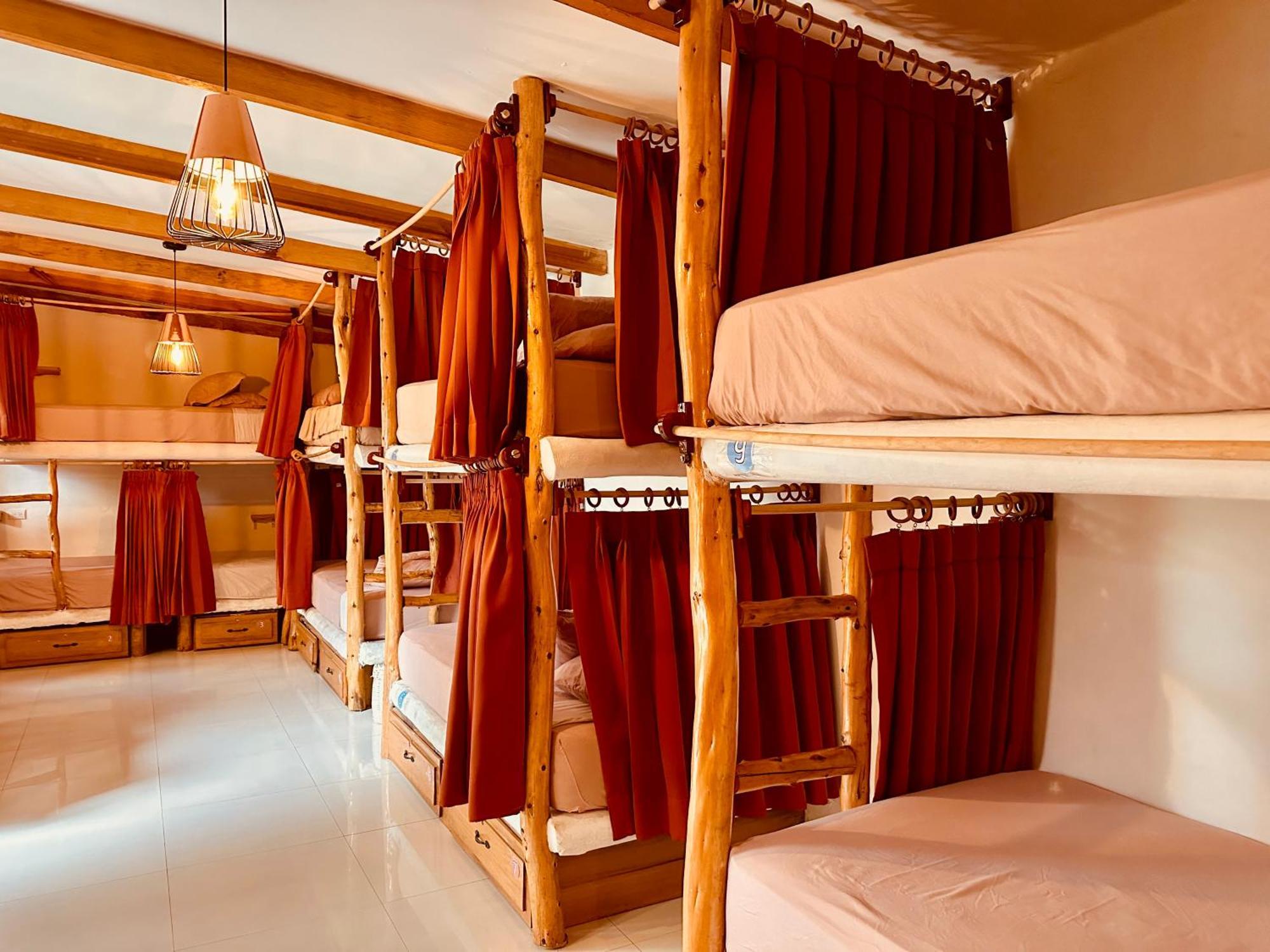 Single Bed Mixed Dormitory Room