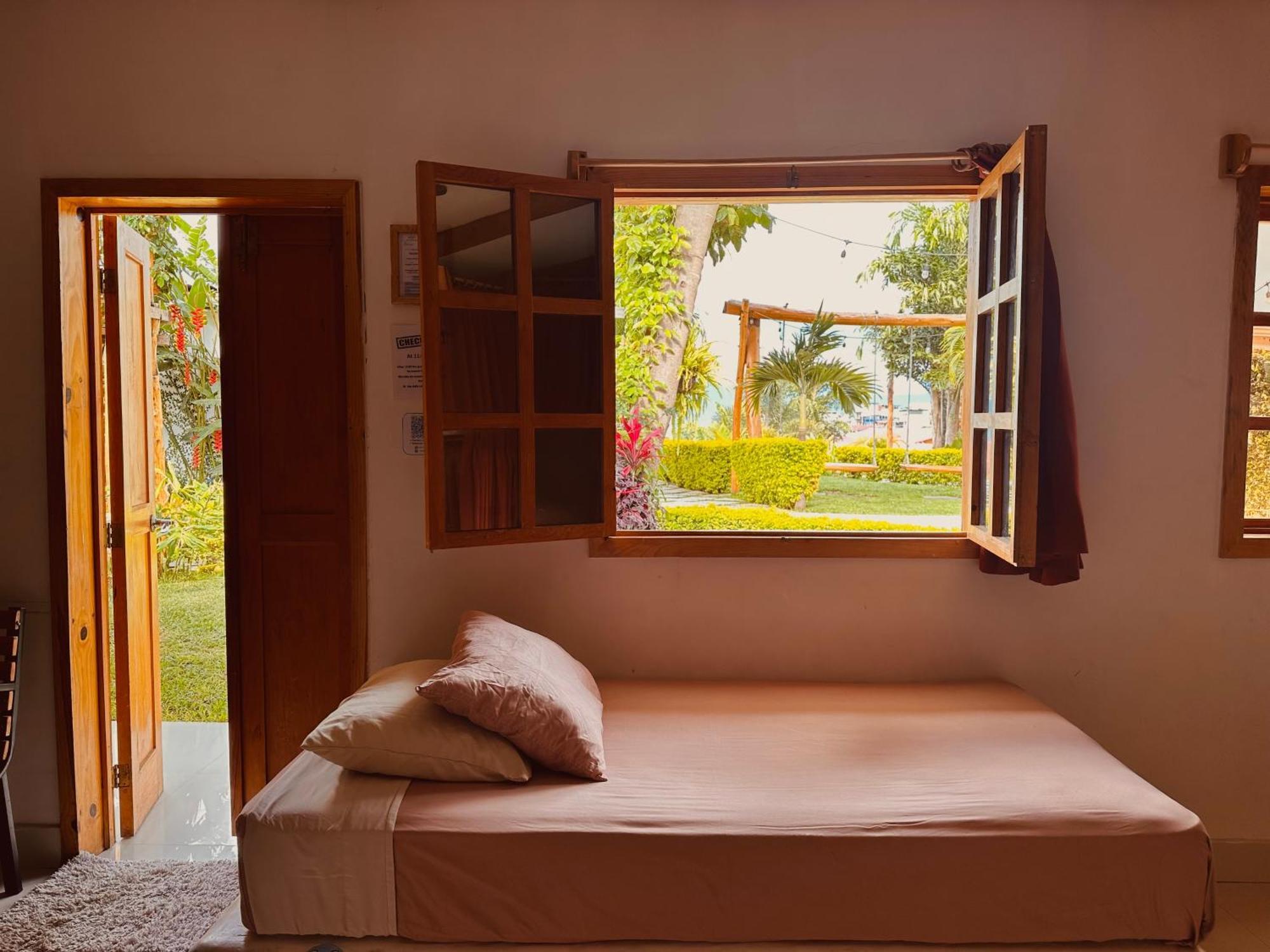 Single Bed Mixed Dormitory Room